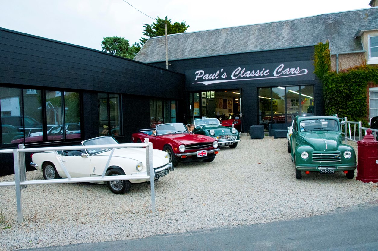 Paul's Classic Cars - Showroom