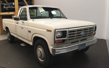 Ford F-250  Année 1985 voiture de collection à vendre