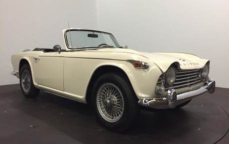 Triumph TR4  Année 1966 voiture de collection à vendre