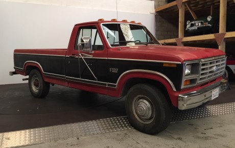 Ford F-250  Année 1982 voiture de collection à vendre
