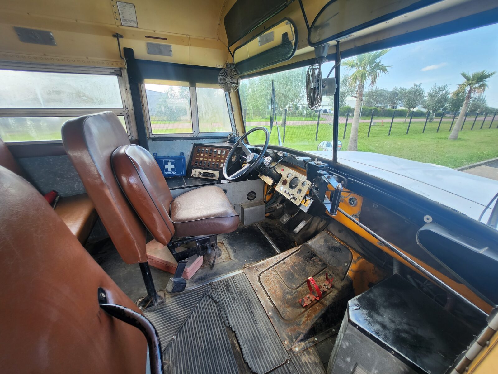 School Bus Année 1986 voiture de collection à vendre
