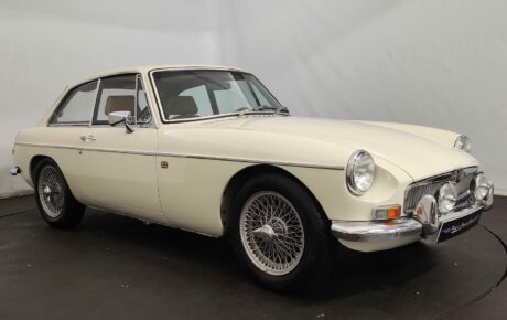 MG B GT  Année 1972 voiture de collection à vendre
