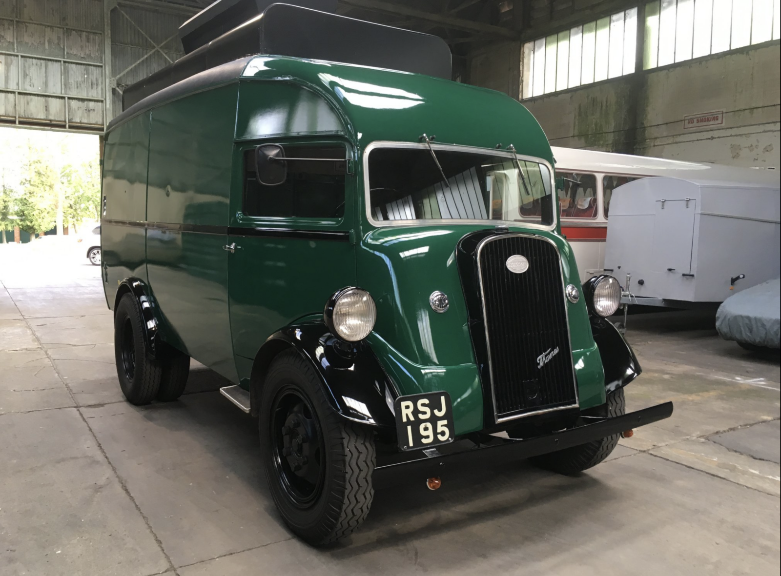 Fordson food truck Année 1949 voiture de collection à vendre