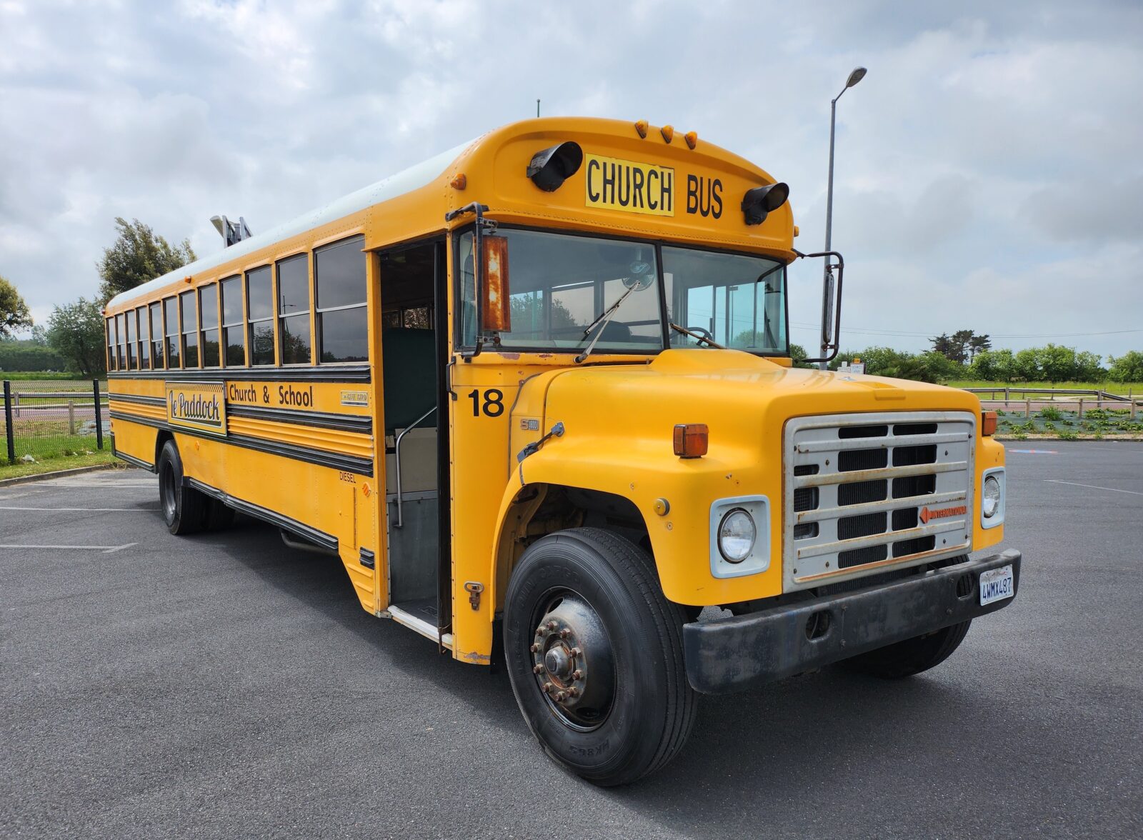 School Bus Année 1986 voiture de collection à vendre
