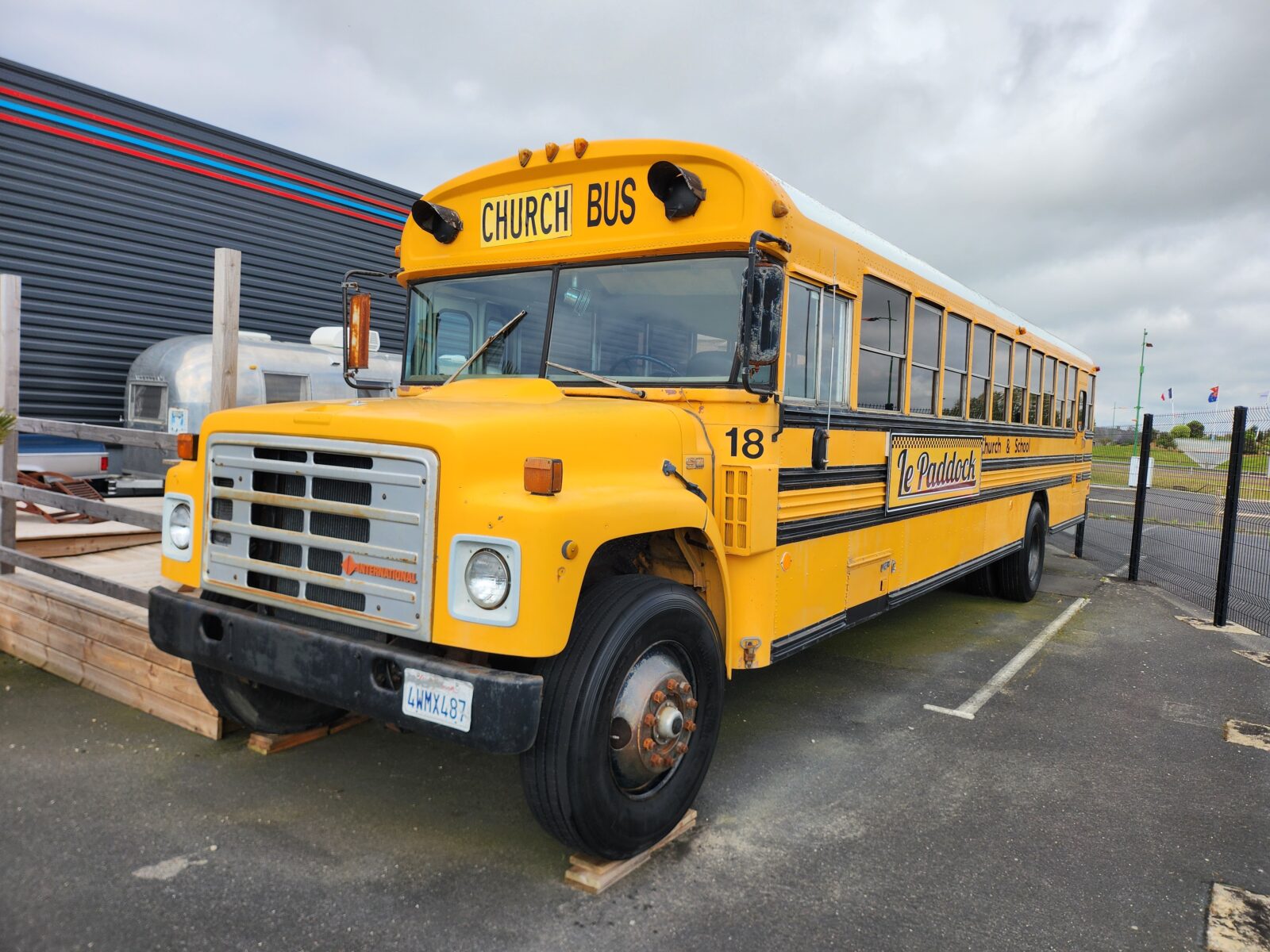 School Bus Année 1986 voiture de collection à vendre