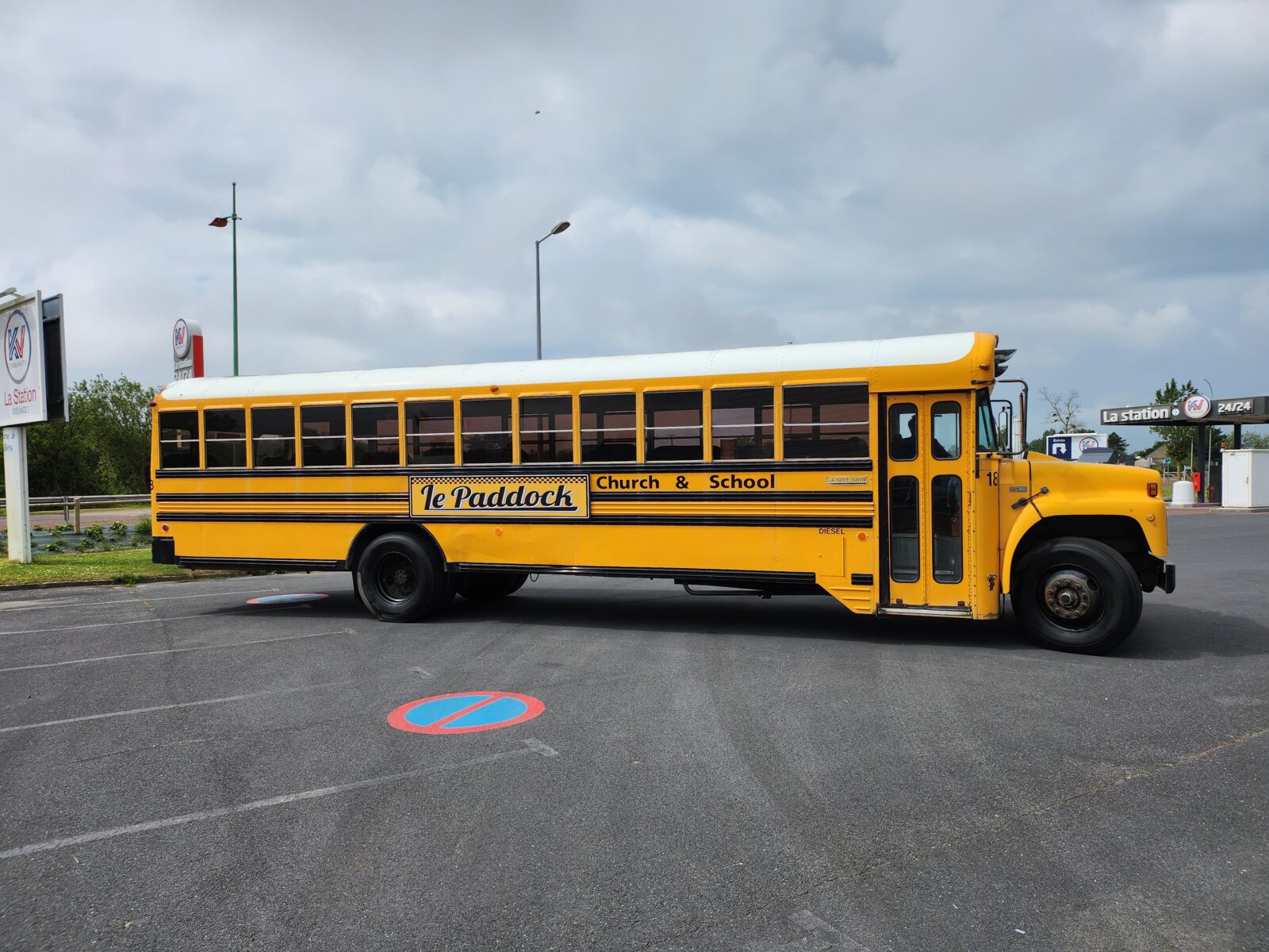 School Bus Année 1986 voiture de collection à vendre