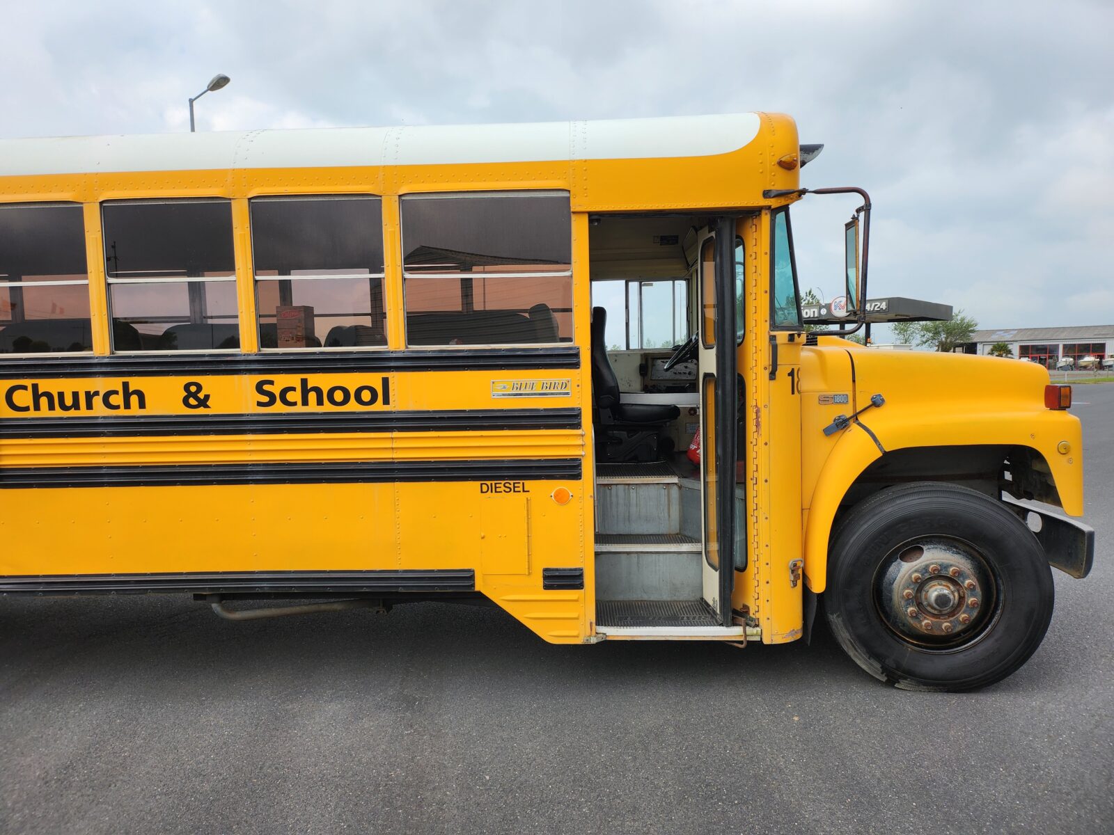 School Bus Année 1986 voiture de collection à vendre