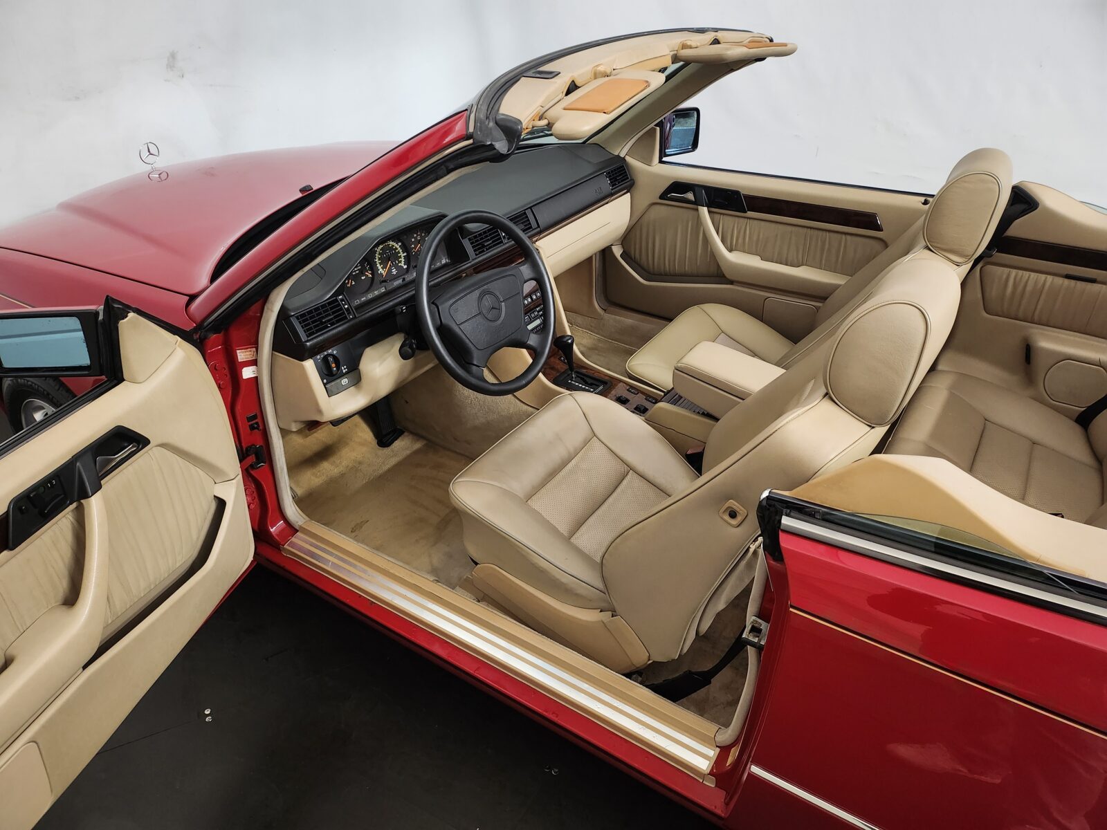 Mercedes E 320 cabriolet Année 1995 voiture de collection à vendre