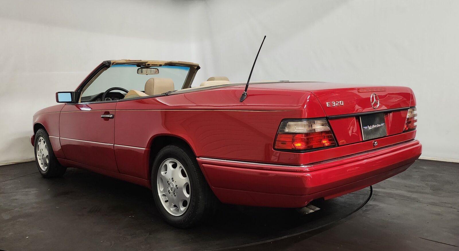 Mercedes E 320 cabriolet Année 1995 voiture de collection à vendre