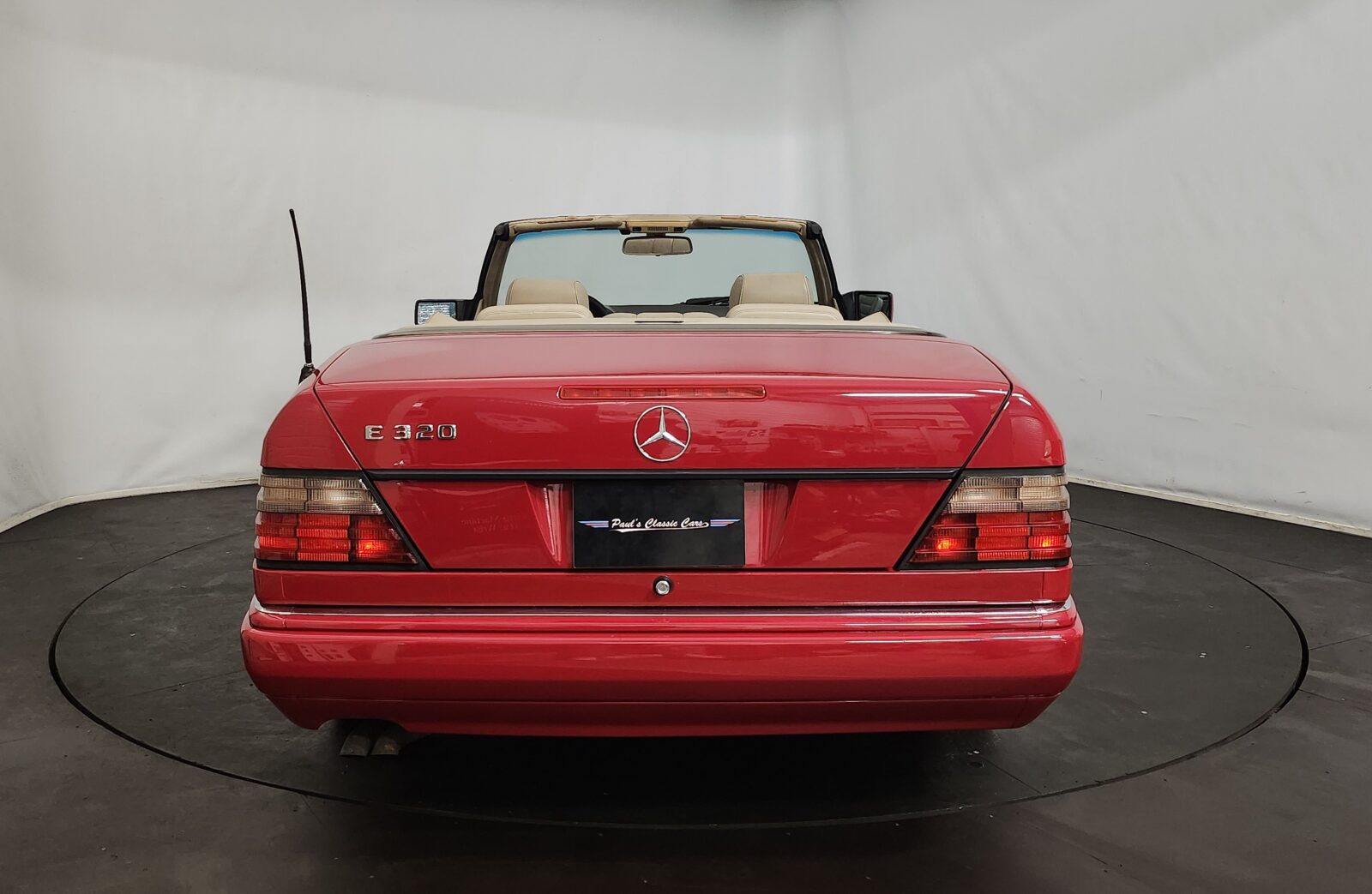 Mercedes E 320 cabriolet Année 1995 voiture de collection à vendre