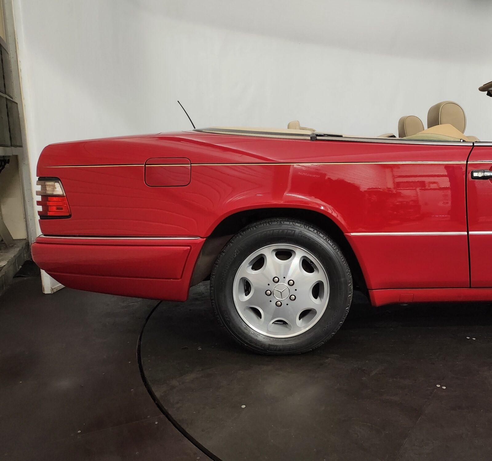 Mercedes E 320 cabriolet Année 1995 voiture de collection à vendre