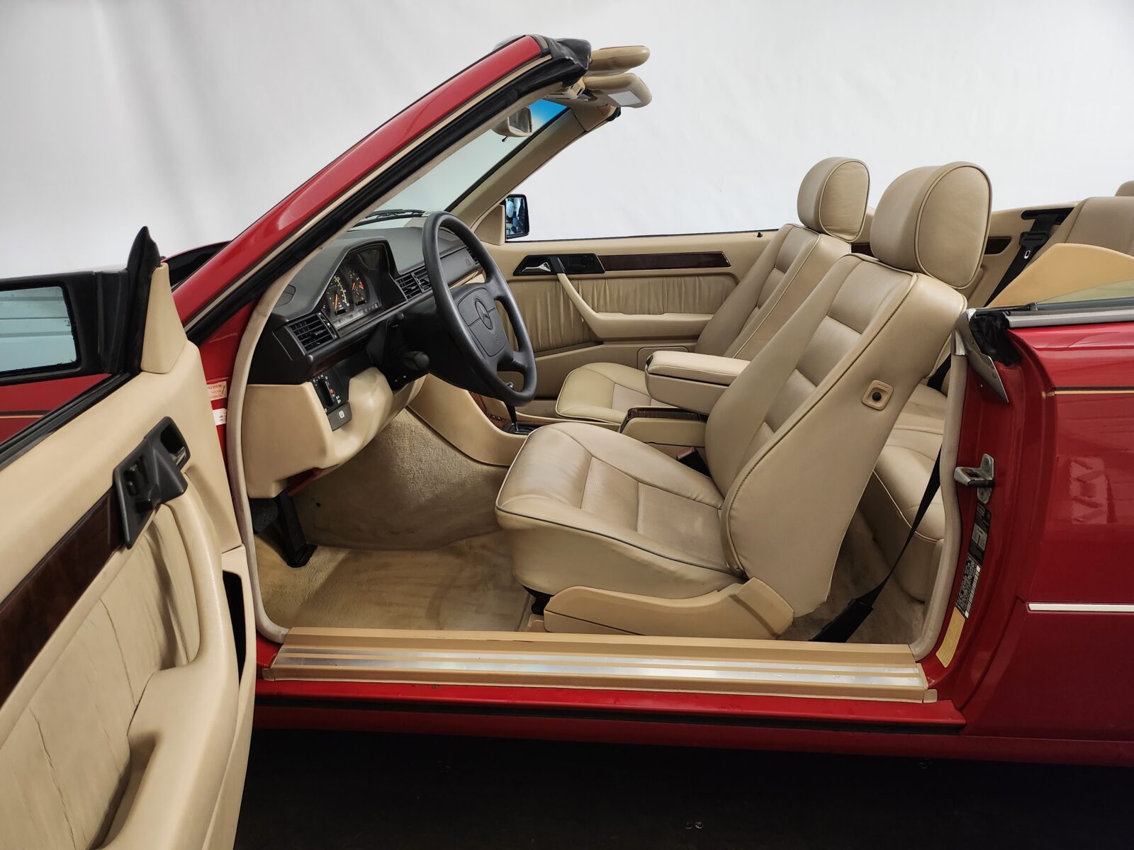 Mercedes E 320 cabriolet Année 1995 voiture de collection à vendre