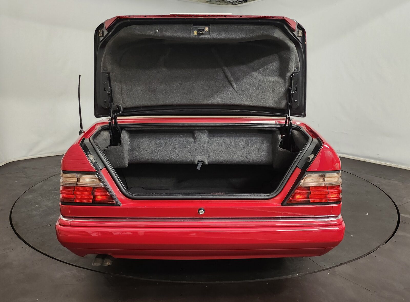 Mercedes E 320 cabriolet Année 1995 voiture de collection à vendre