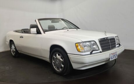 Mercedes E 320 cabriolet  Année 1995 voiture de collection à vendre