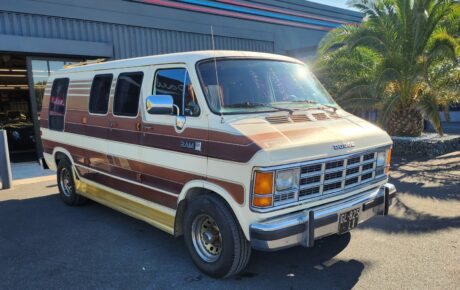 Dodge B250  Année 1988 voiture de collection à vendre