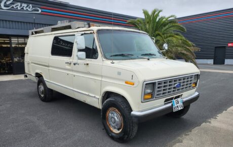 Ford E-350  Année 1991 voiture de collection à vendre