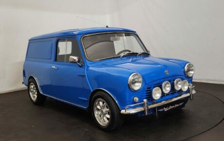 Mini Van  Année 1980 voiture de collection à vendre