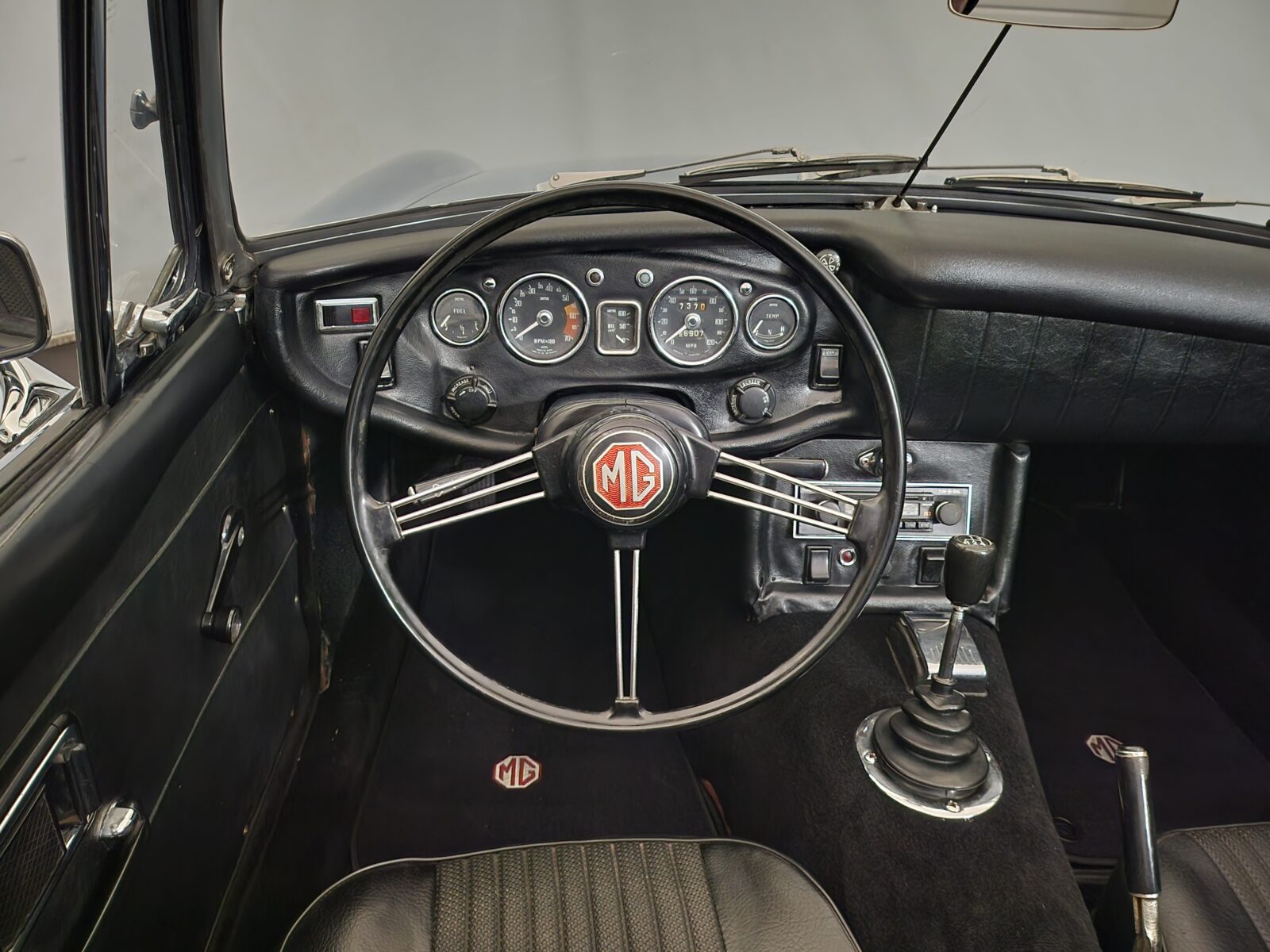 MG B cabriolet  Année 1968 voiture de collection à vendre