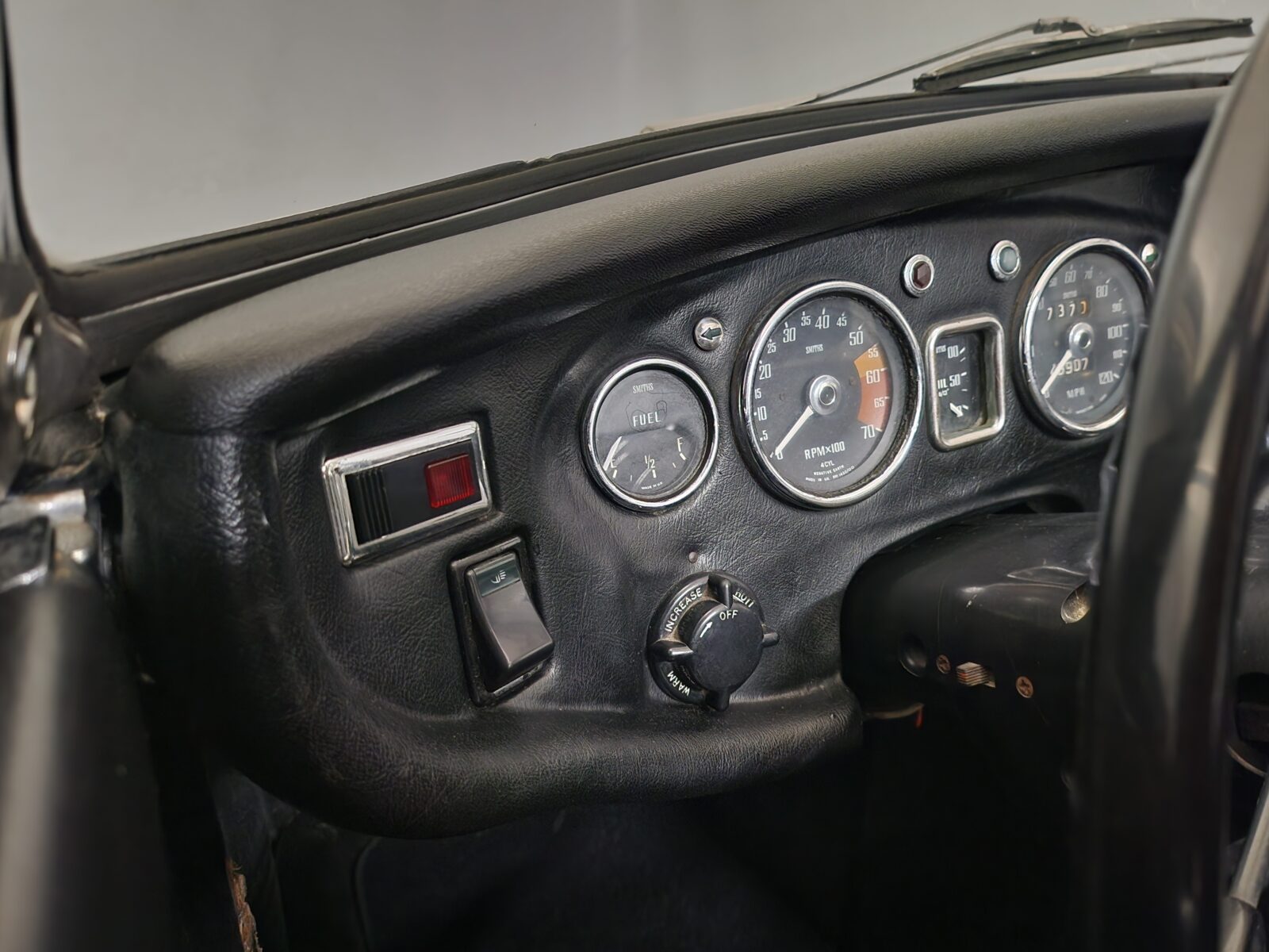 MG B cabriolet  Année 1968 voiture de collection à vendre