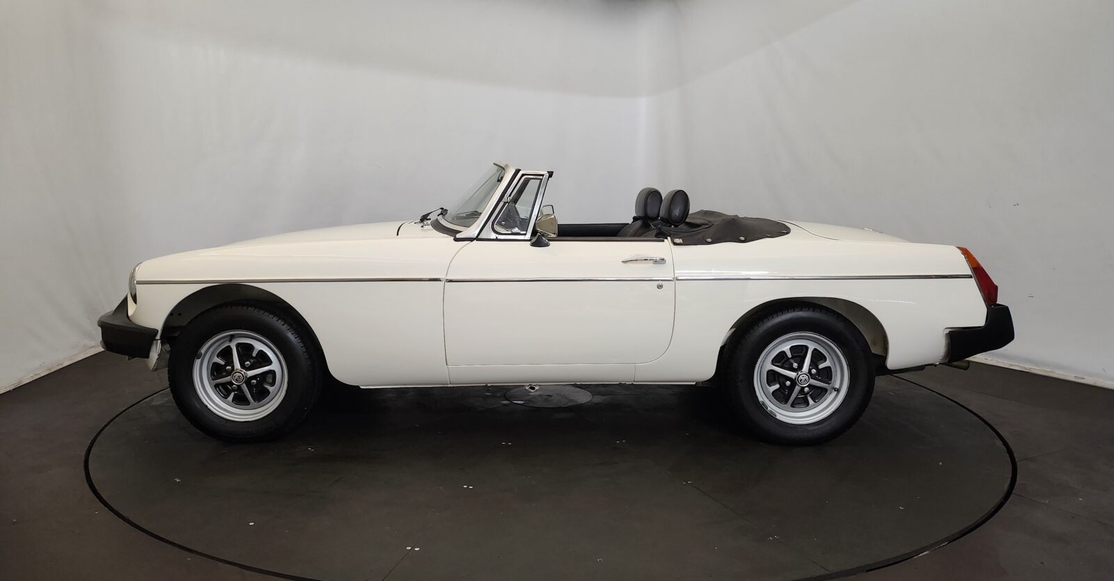 MG B cabriolet  Année 1978 voiture de collection à vendre