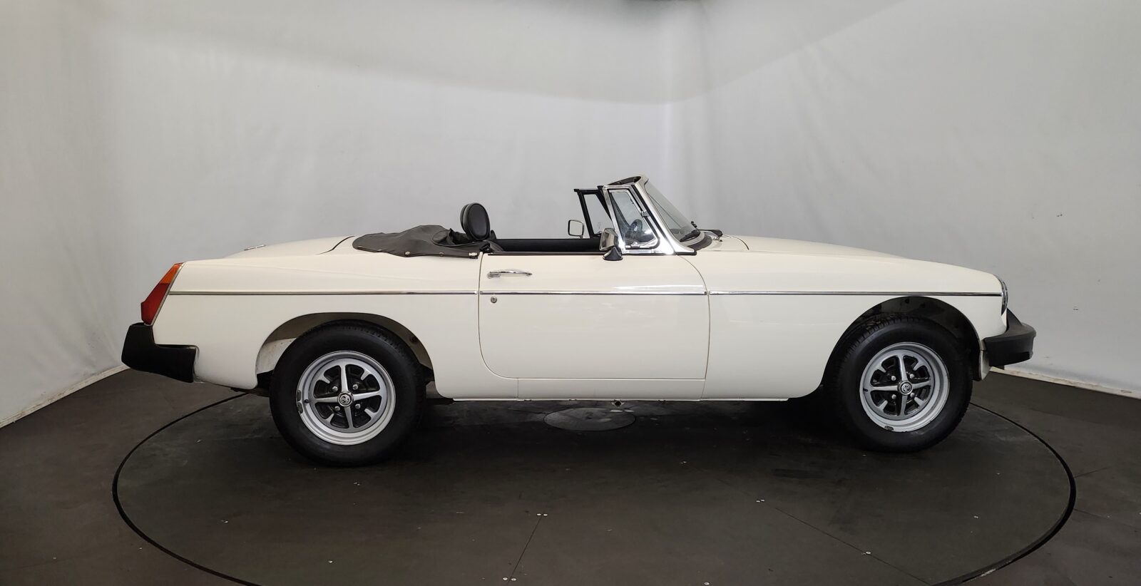 MG B cabriolet  Année 1978 voiture de collection à vendre