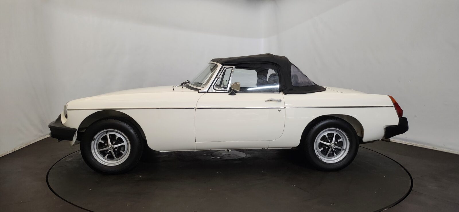 MG B cabriolet  Année 1978 voiture de collection à vendre