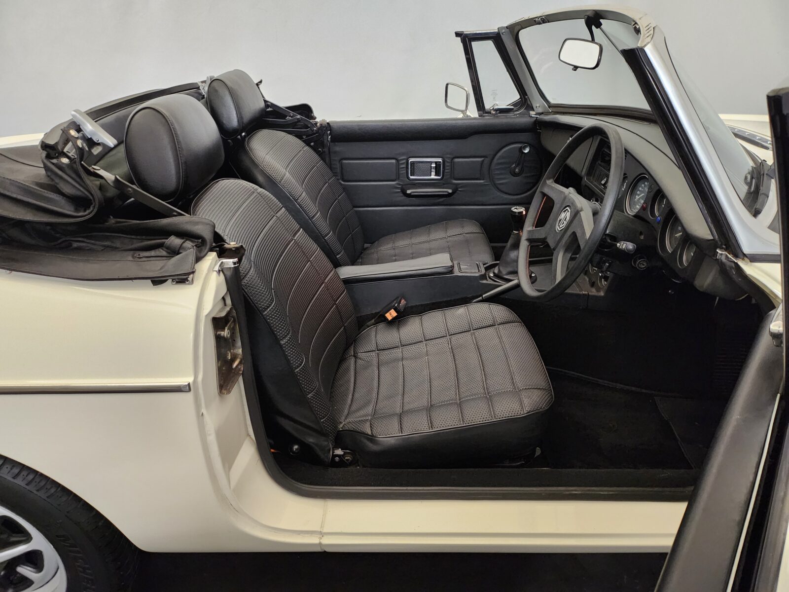 MG B cabriolet  Année 1978 voiture de collection à vendre