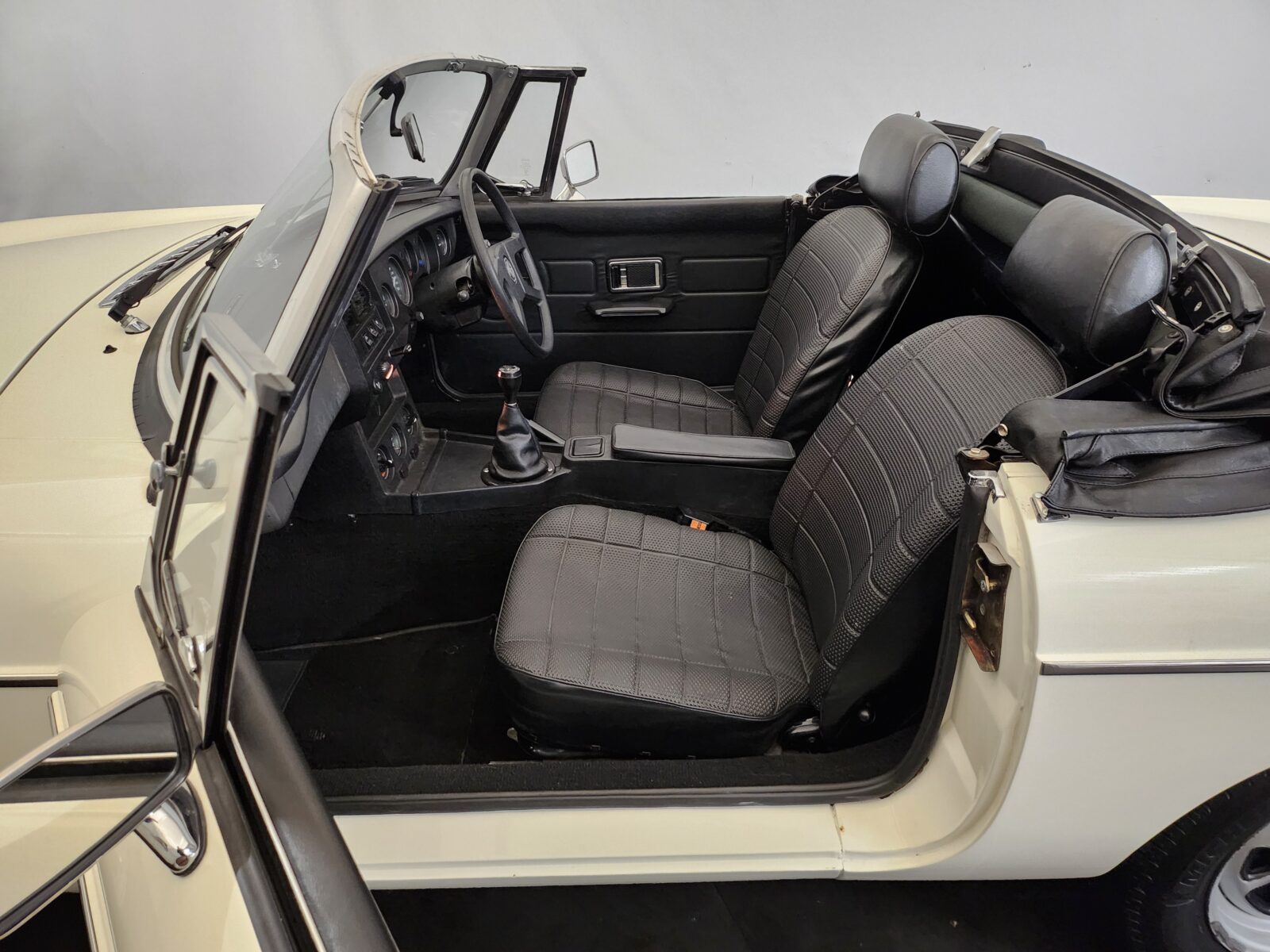 MG B cabriolet  Année 1978 voiture de collection à vendre