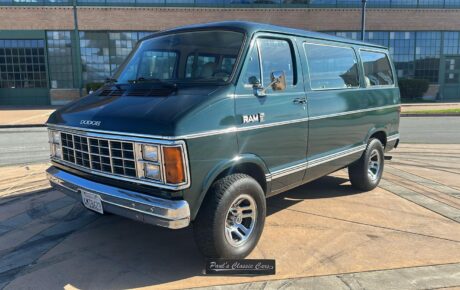 Dodge Ram B150  Année 1983 voiture de collection à vendre
