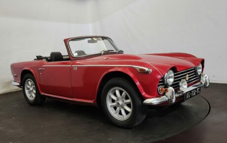 Triumph TR250  Année 1968 voiture de collection à vendre