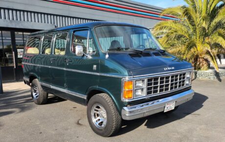 Dodge B150  Année 1983 voiture de collection à vendre