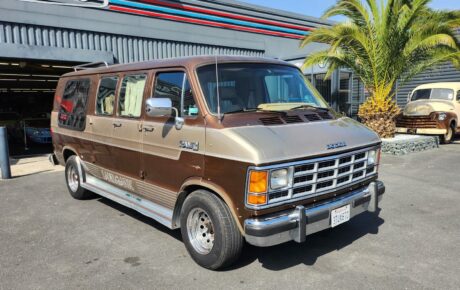 Dodge B250  Année 1989 voiture de collection à vendre